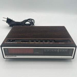 Vintage wood grain black Alarm Clock Radio SPARTUS 1980s tested/works